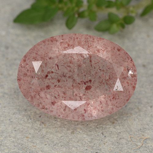 4.88ct طبيعي وردى ترابى كوارتز الفراولة, بيضوي, نصف شفاف
