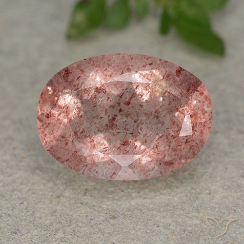 5.49ct طبيعي وردى فاتح-متوسط كوارتز الفراولة, بيضوي, نصف شفاف