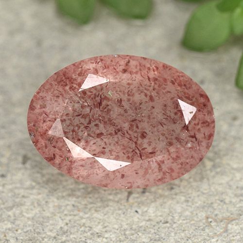 4.65ct طبيعي وردى متوسط كوارتز الفراولة, بيضوي, نصف شفاف