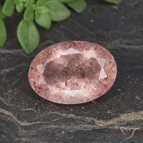 4.78ct طبيعي وردى فاتح-متوسط كوارتز الفراولة, بيضوي, نصف شفاف