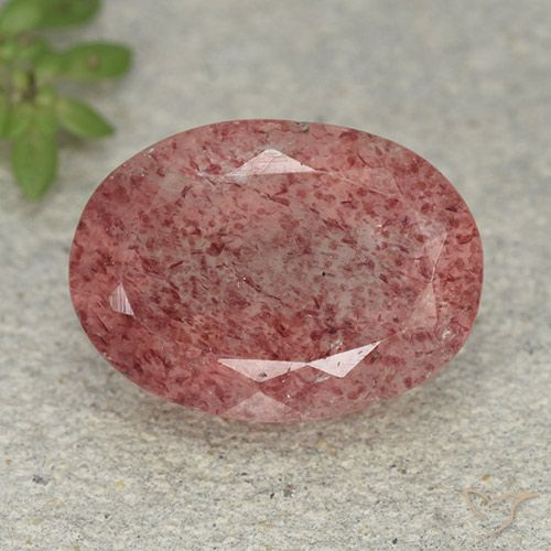 5.38ct طبيعي وردى زهرى كوارتز الفراولة, بيضوي, نصف شفاف