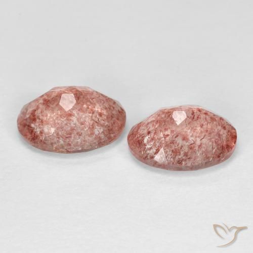 أحجار كوارتز الفراولة Medium Dark-Pink طبيعية، بيضوي، شفاف، وزنها 3.17 قيراط