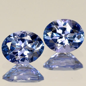 أحجار تنزانيت أزرق بنفسجى طبيعية، قصة بيضاوى، VVS-VS، وزنها  قيراط