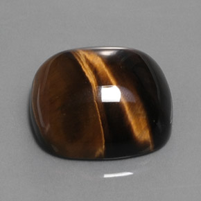 Tiger's Eye طبيعي بلون بني ذهبي، وزن ‎28.03‎ قيراط، شكل قطع وسادة، مقاس ‎19.9x19.9‎ مم