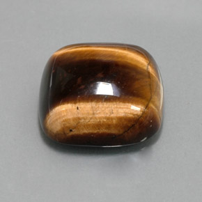 Tiger's Eye طبيعي بلون بني ذهبي، وزن ‎13.67‎ قيراط، شكل قطع وسادة، مقاس ‎15.4x15.3‎ مم