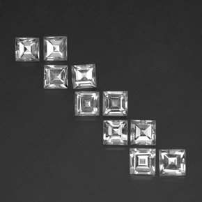 أحجار توباز أبيض طبيعية، مربع، VVS-VS، وزنها 7.77 قيراط