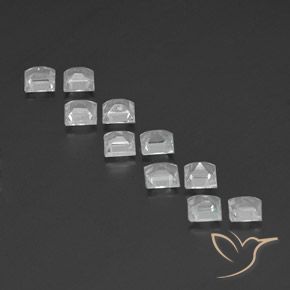 أحجار توباز أبيض طبيعية، مربع، VVS-VS، وزنها 3.98 قيراط