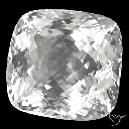 توباز طبيعي بلون أبيض شفاف، وزن ‎326.82‎ قيراط، شكل قطع وسادة، مقاس ‎39.5x37.6‎ مم
