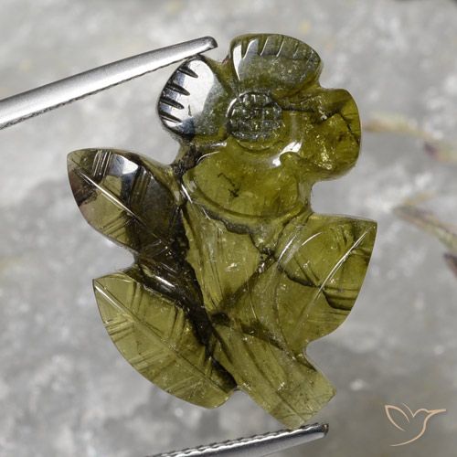 13.81ct طبيعي أخضر دافئ تورمالين, قص وردة, نصف شفاف