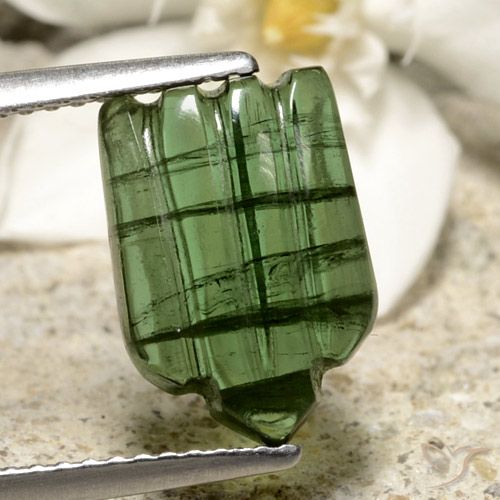 3.71ct طبيعي الأخضر الغامق تورمالين, فانسى, نصف شفاف