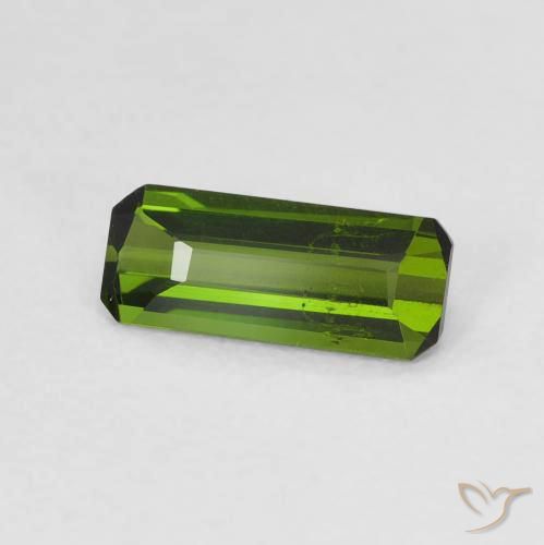 0.69ct طبيعي أخضر متوسط تورمالين, قص الزمرد, قليلا جدا