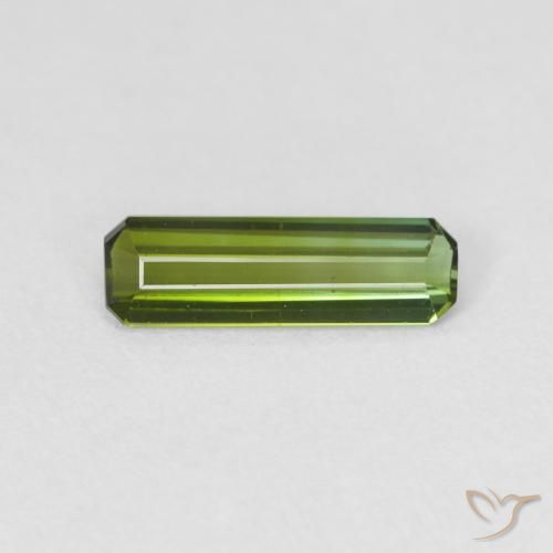 0.69ct طبيعي أخضر متوسط تورمالين, قص الزمرد, قليلا جدا