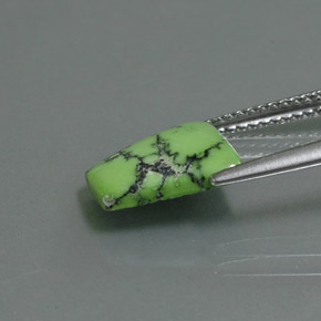 فيروزي أخضر أصفر طبيعي، شكل خيالي، 2.04 قيراط، غير شفاف