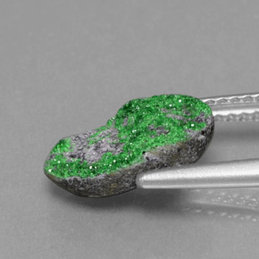 عقيق يوفاروفيت دروسى أخضر طبيعي، شكل خيالي، 3.14 قيراط، غير شفاف