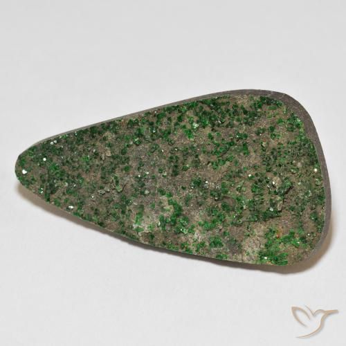عقيق يوفاروفيت دروسى Deep Earthy Green طبيعي، فانسى، 72.20 قيراط، غير شفاف