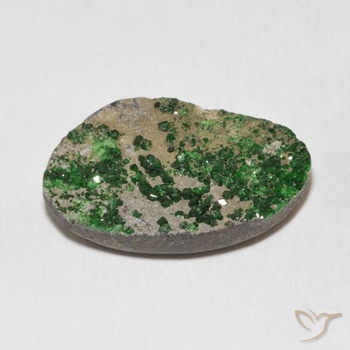 عقيق يوفاروفيت دروسى Deep Earthy Green طبيعي، فانسى، 16.55 قيراط، غير شفاف