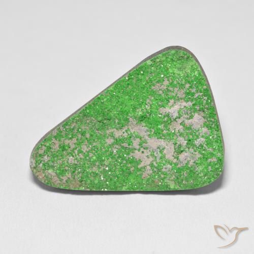 52.58ct طبيعي أخضر عقيق يوفاروفيت دروسى, مثلثى, غير شفاف