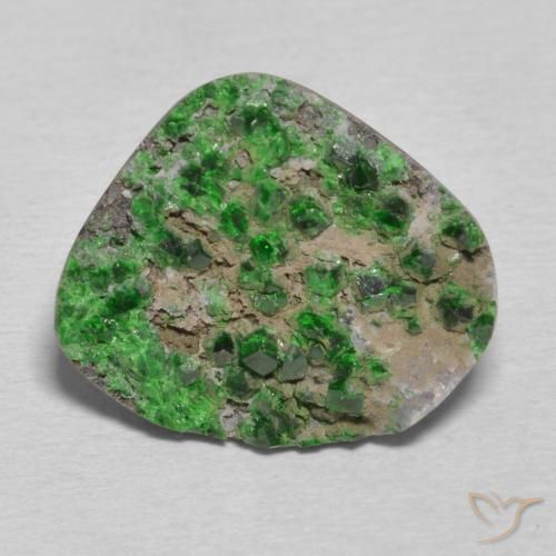12.73ct طبيعي أخضر غامق عقيق يوفاروفيت دروسى, فانسى, غير شفاف