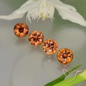أحجار زركون Medium-Dark Orange  طبيعية، دائري، قليلا جدا، وزنها 3.73 قيراط